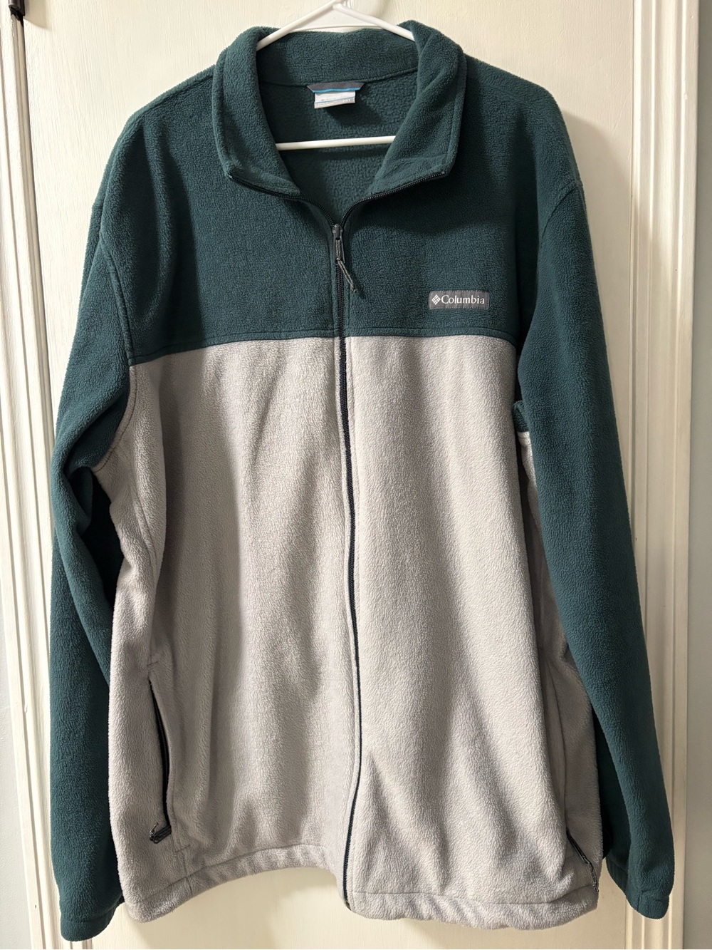 Columbia Men's Dark Green and Light Gray Full-Zip Fleece Jacket